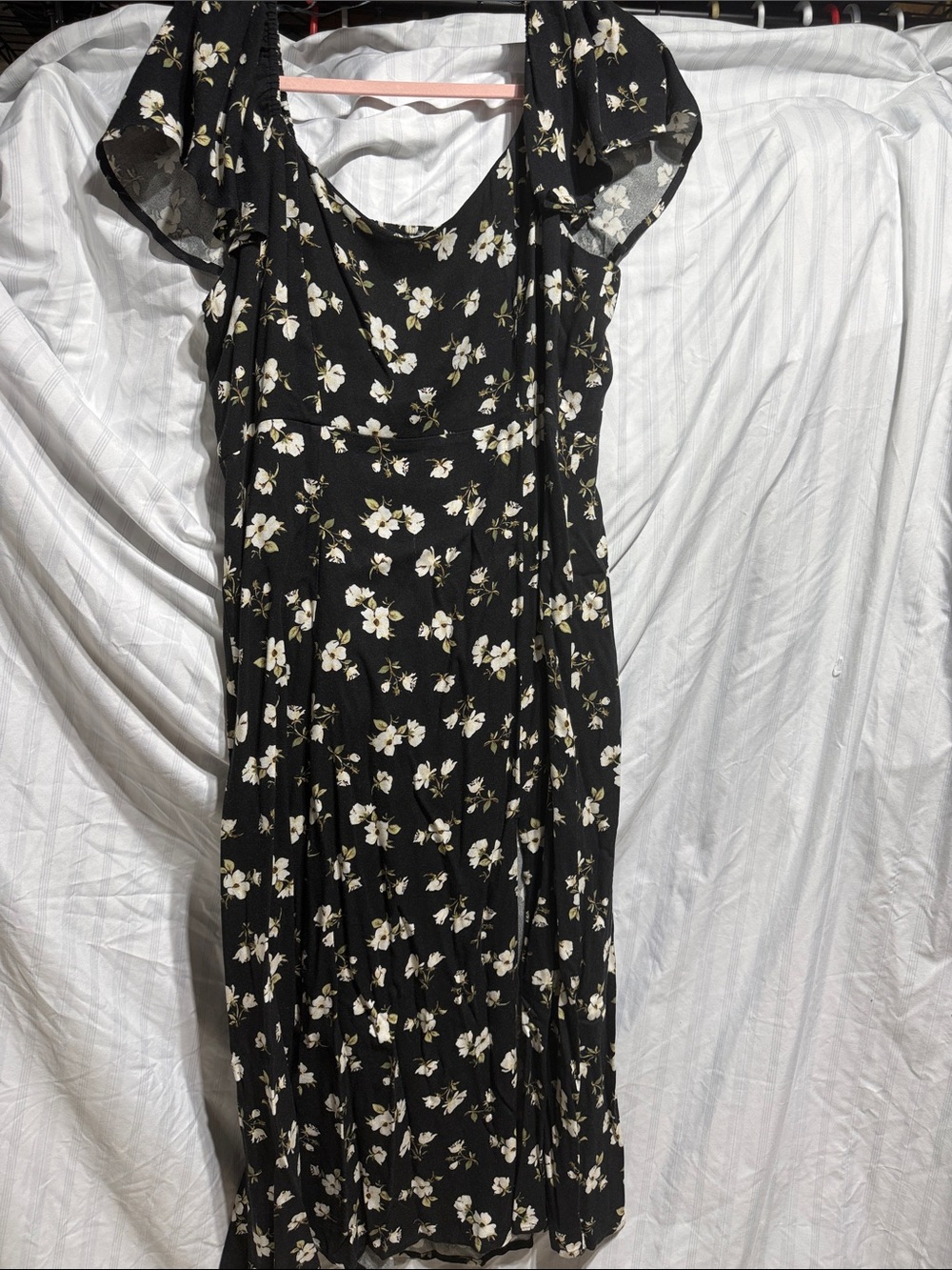 2/$15- Old navy floral maxi dress with flutter sleeves
